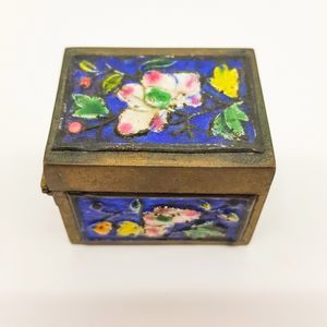 Vintage Chinese Cloisonné Brass Enamel Trinket Stamp or Pill Box